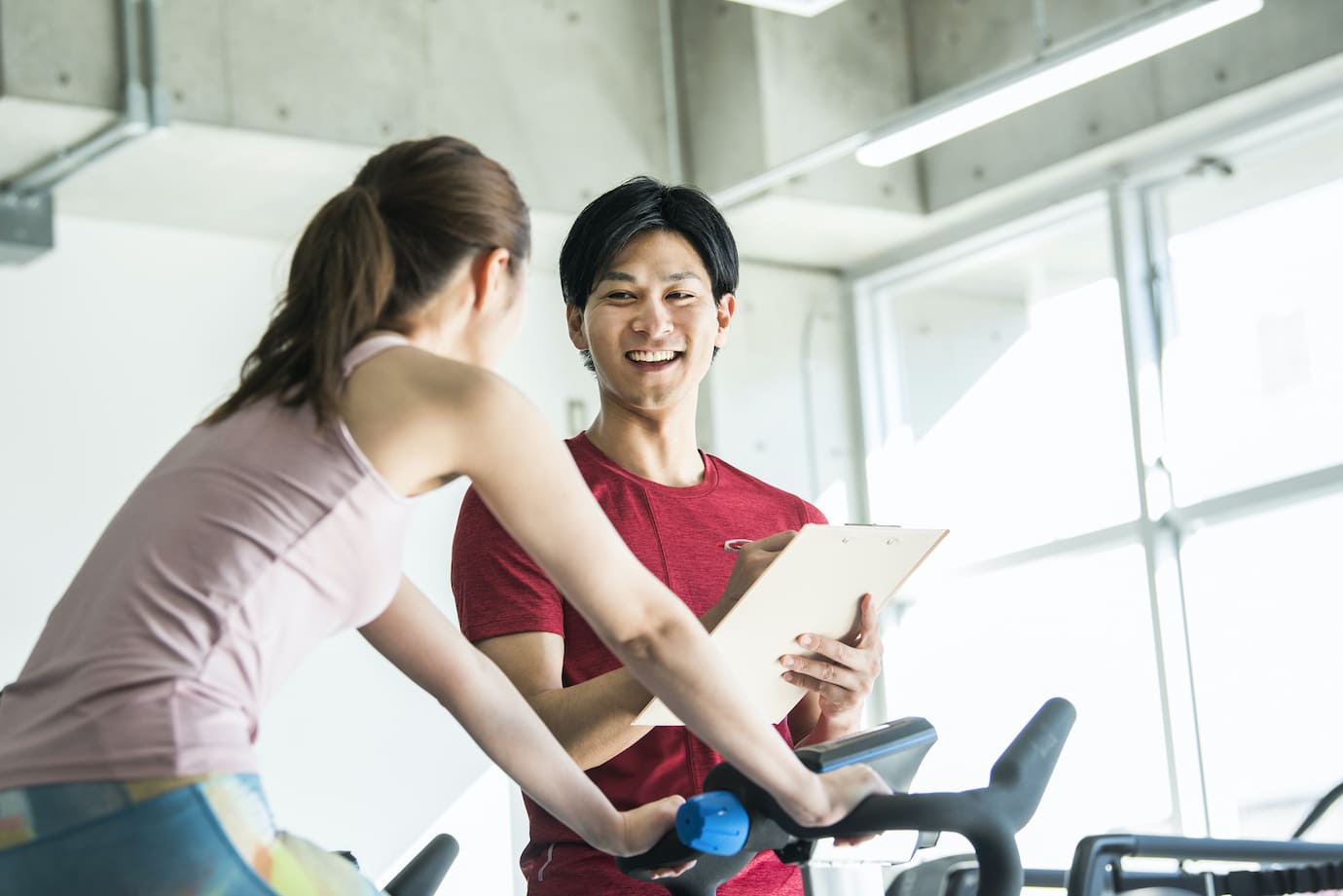 トレーンングする女性
